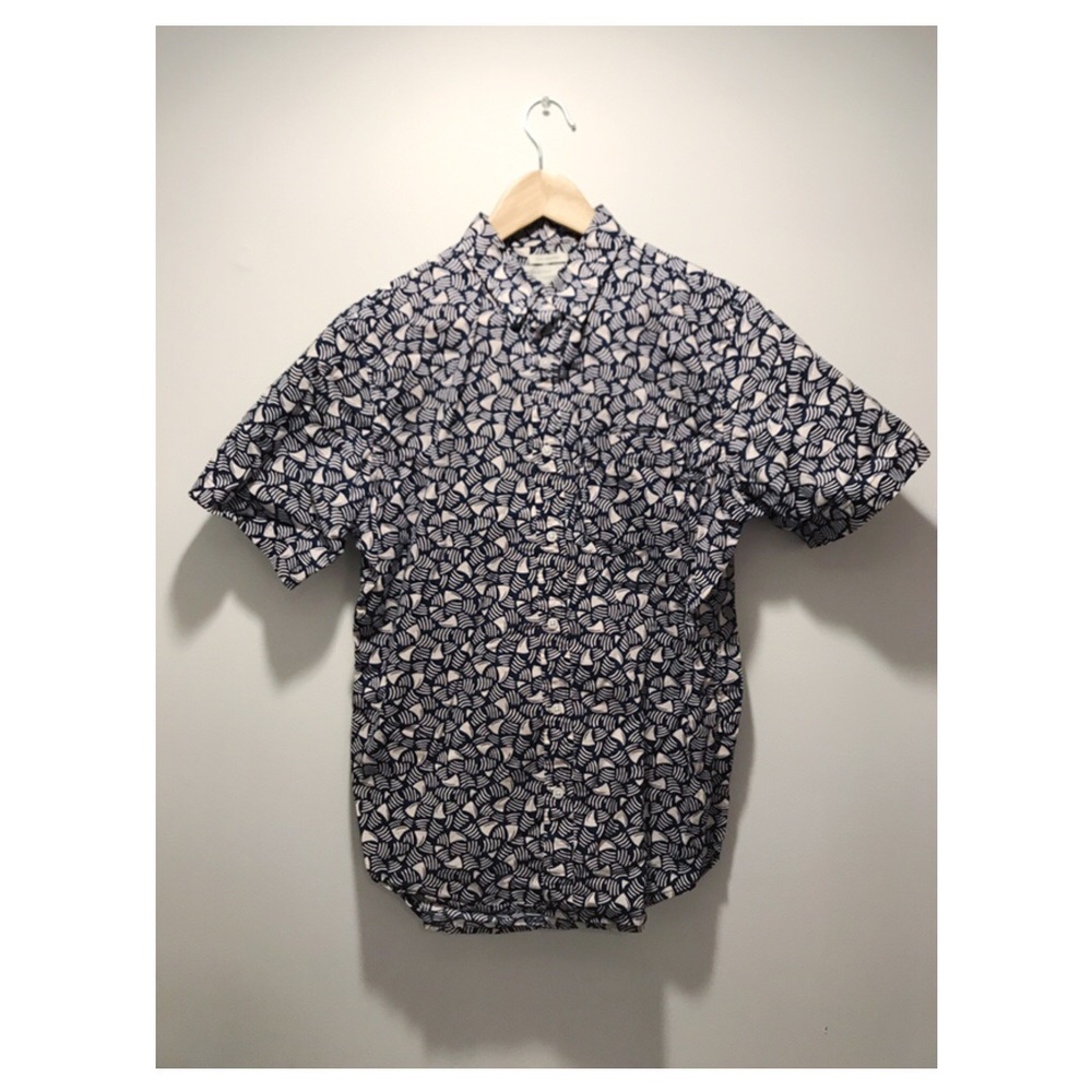 Men’s Old Navy Patterned Shortsleeved Button Up